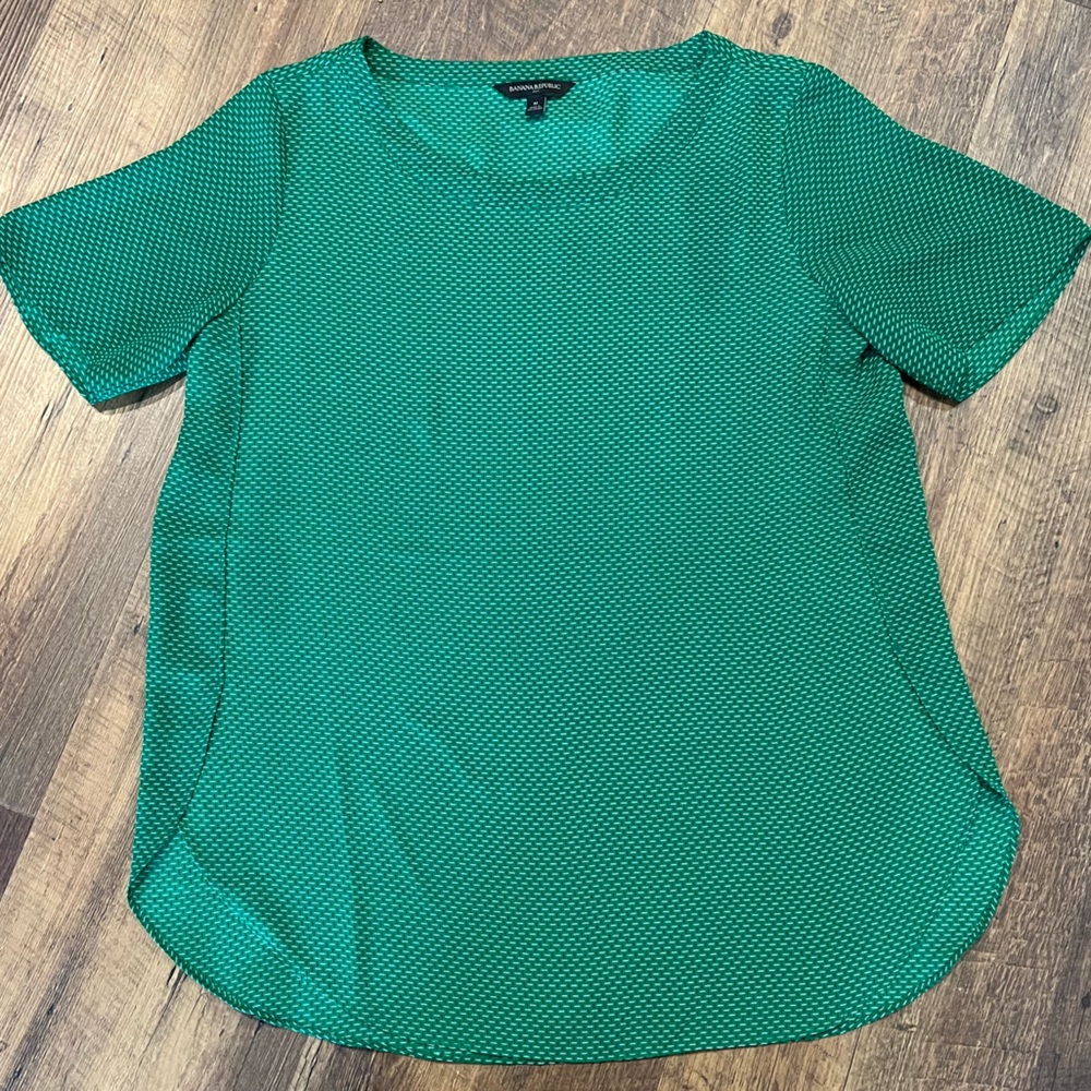 Banana Republic Blouse green geometric pattern Womens size medium